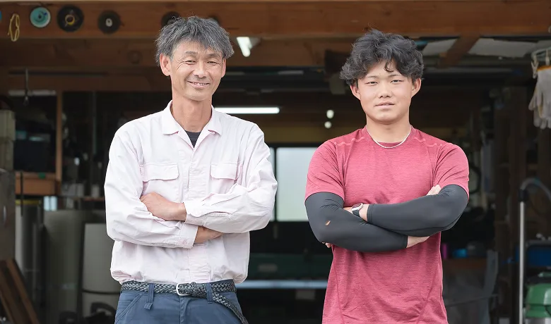 土屋板金の代表と職人スタッフ